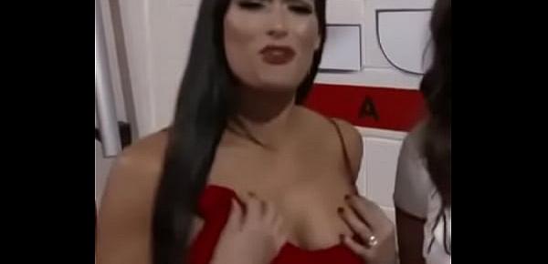  Nikki Bella clip.